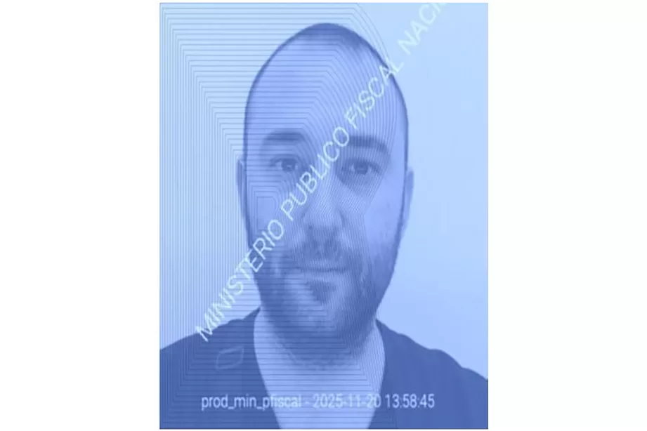 El ciudadano de nacionalidad turca Tunca Kent, sobre quien se ordenó la captura internacional y se emitió notificación roja de INTERPOL.